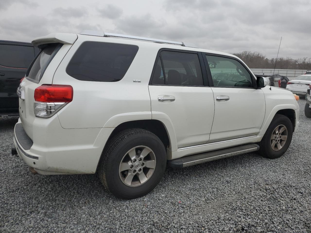 2011 TOYOTA 4RUNNER SR - Image 3