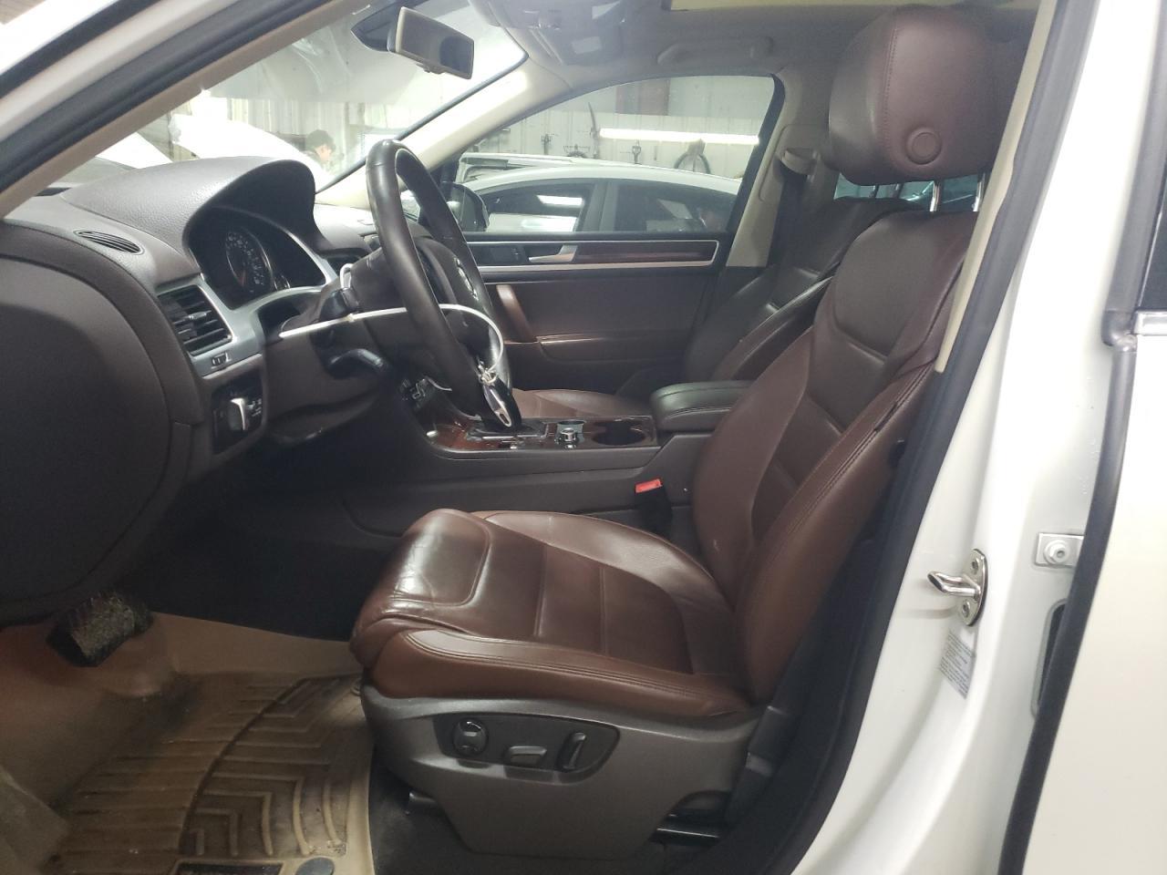 2013 VOLKSWAGEN TOUAREG V6 - Image 7