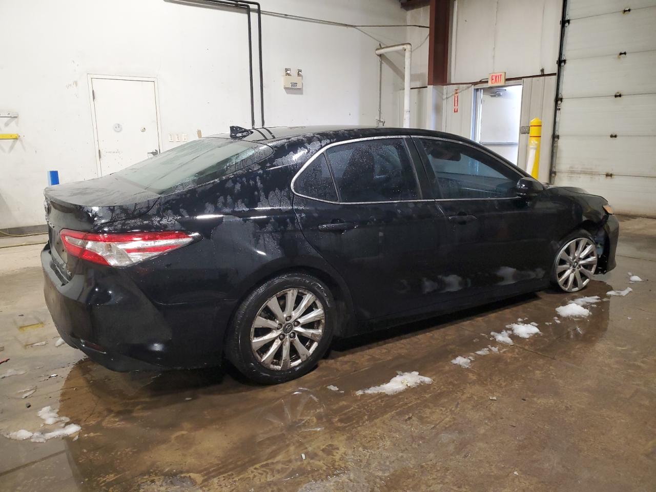 2020 TOYOTA CAMRY LE - Фото 3