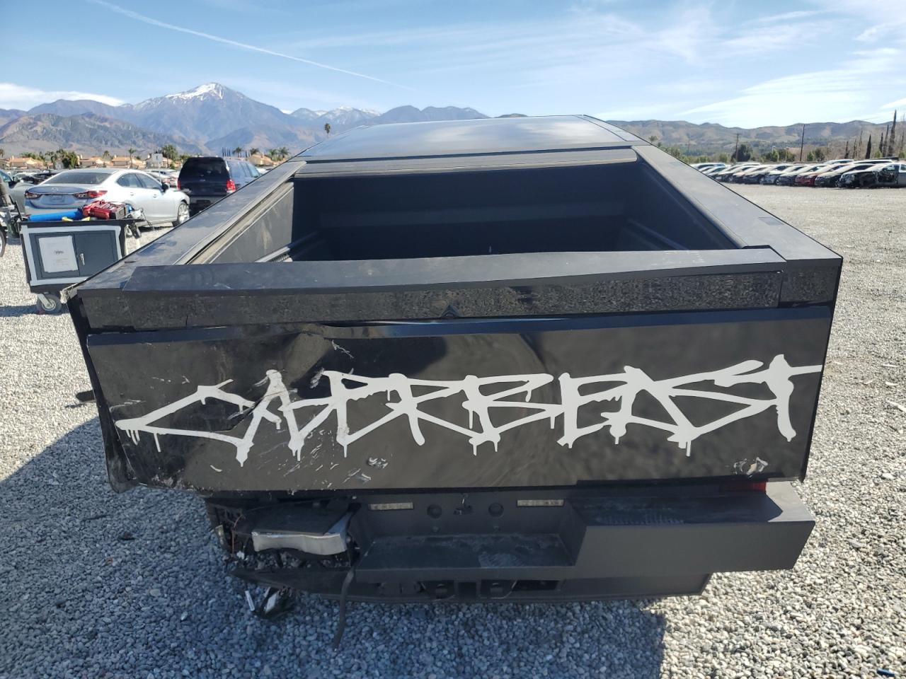 2024 TESLA CYBERTRUCK - Image 6