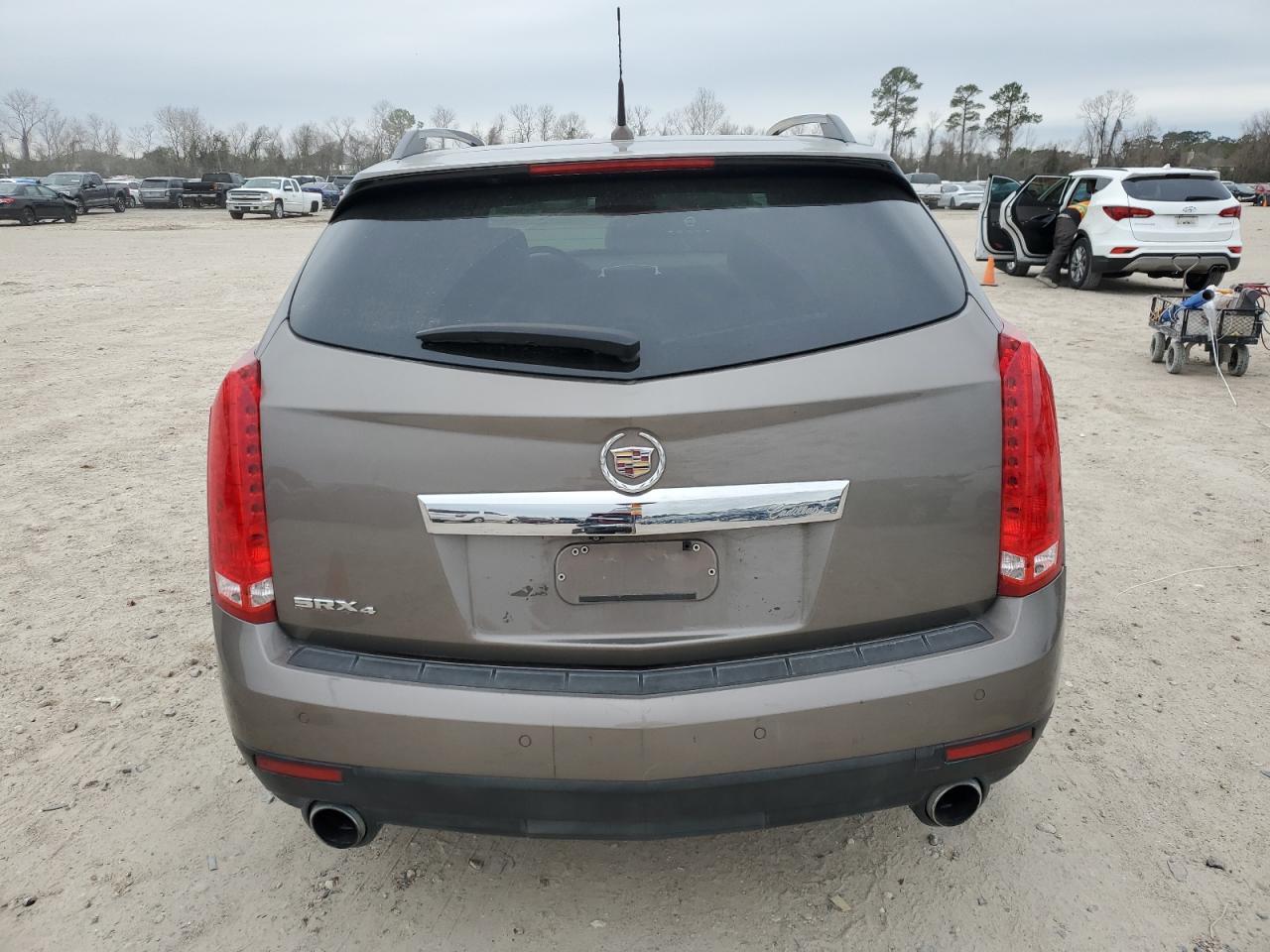 2011 CADILLAC SRX LUXURY - Image 6