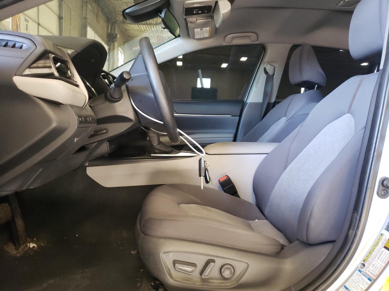 2020 TOYOTA CAMRY LE - Image 7