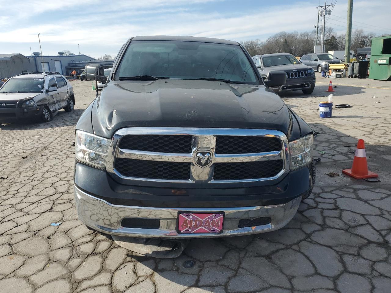 2017 RAM 1500 SLT - Фото 5