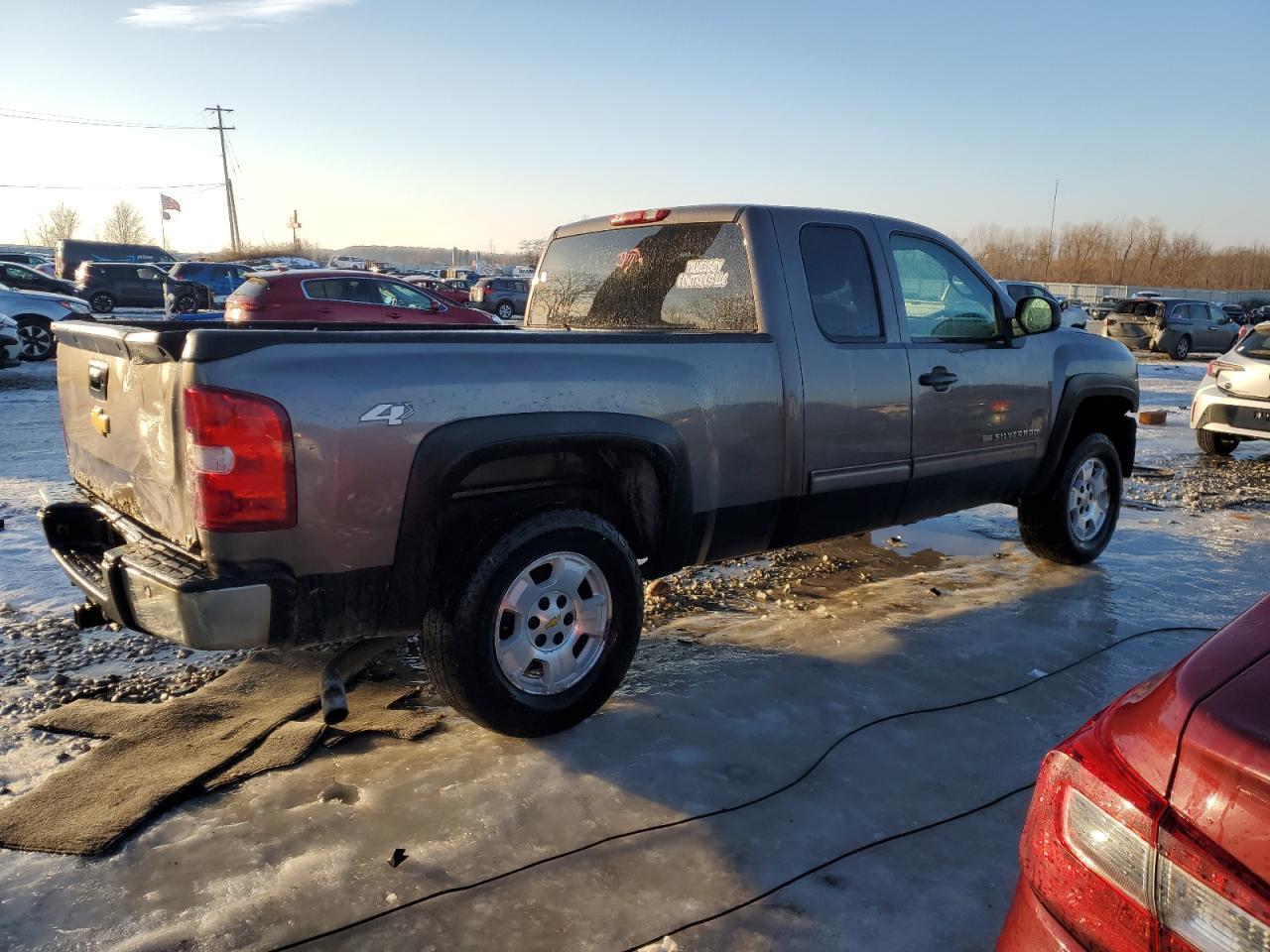 2013 CHEVROLET SILVERADO - Image 3