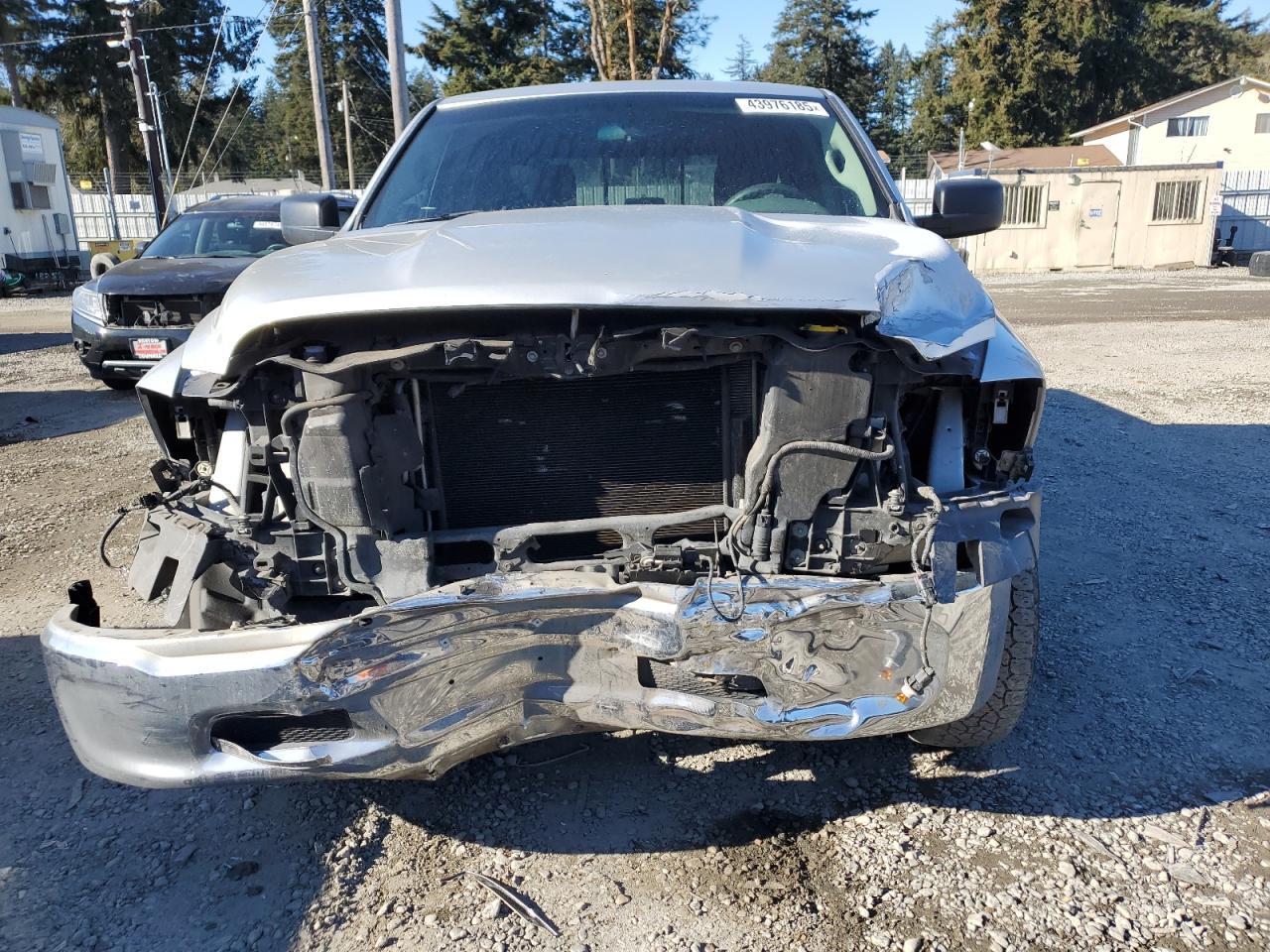 2017 RAM 1500 SLT - Image 5