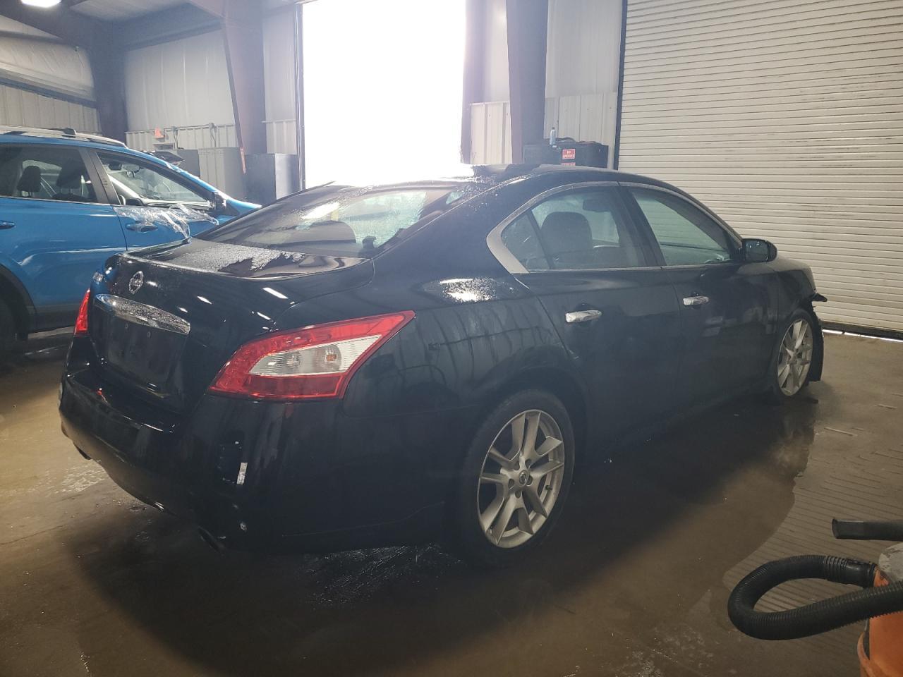 2011 NISSAN MAXIMA S - Image 3