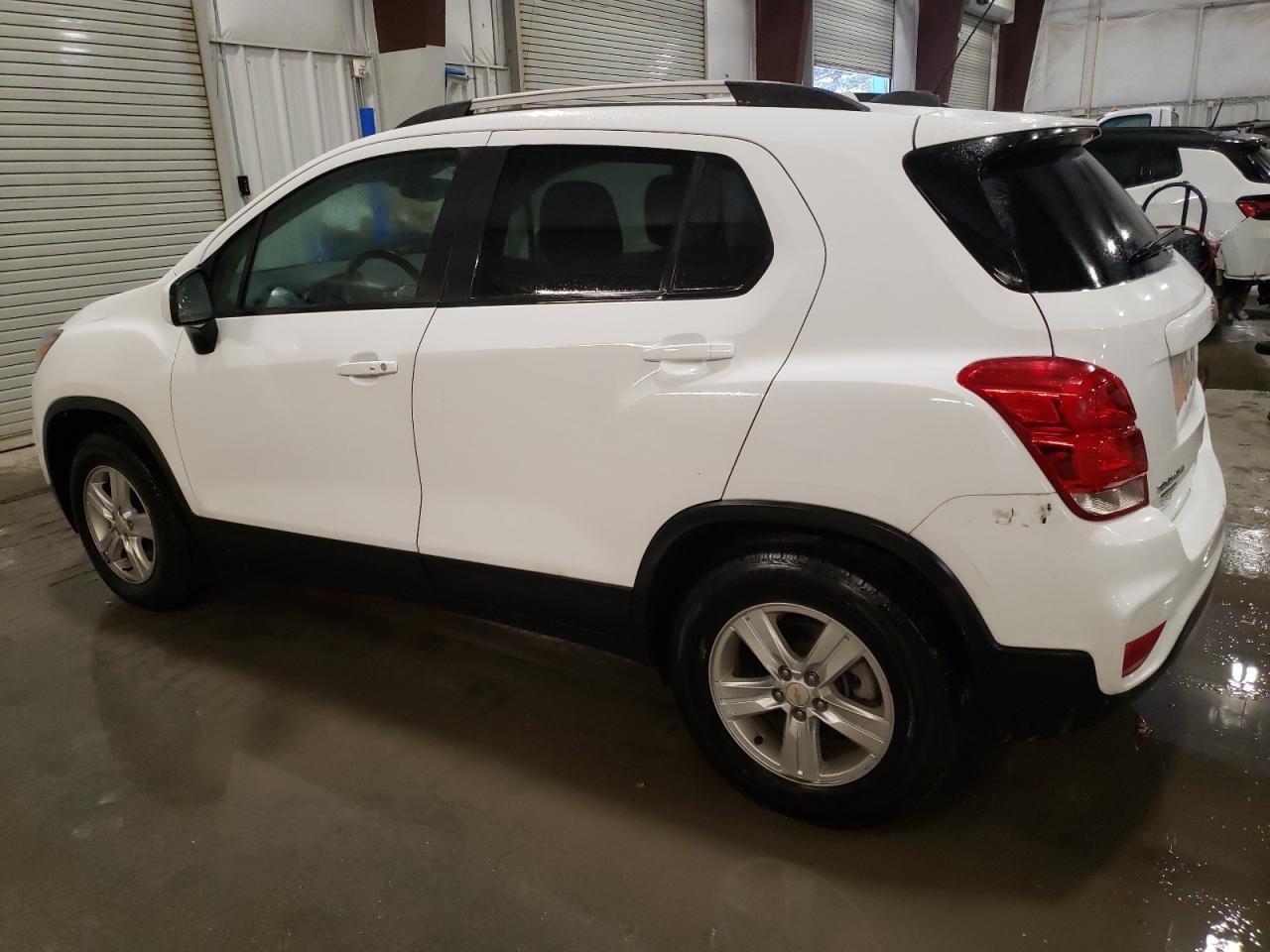 2021 CHEVROLET TRAX 1LT - Image 2