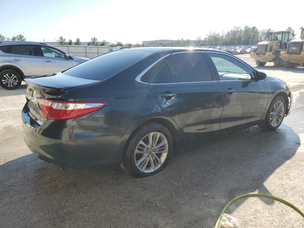 2016 TOYOTA CAMRY LE - Image 3