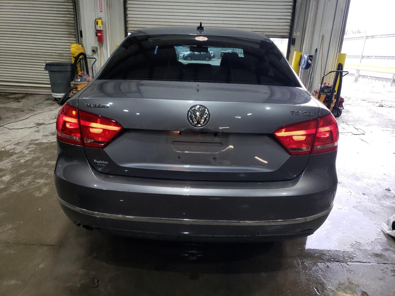 2013 VOLKSWAGEN PASSAT SEL - Image 6
