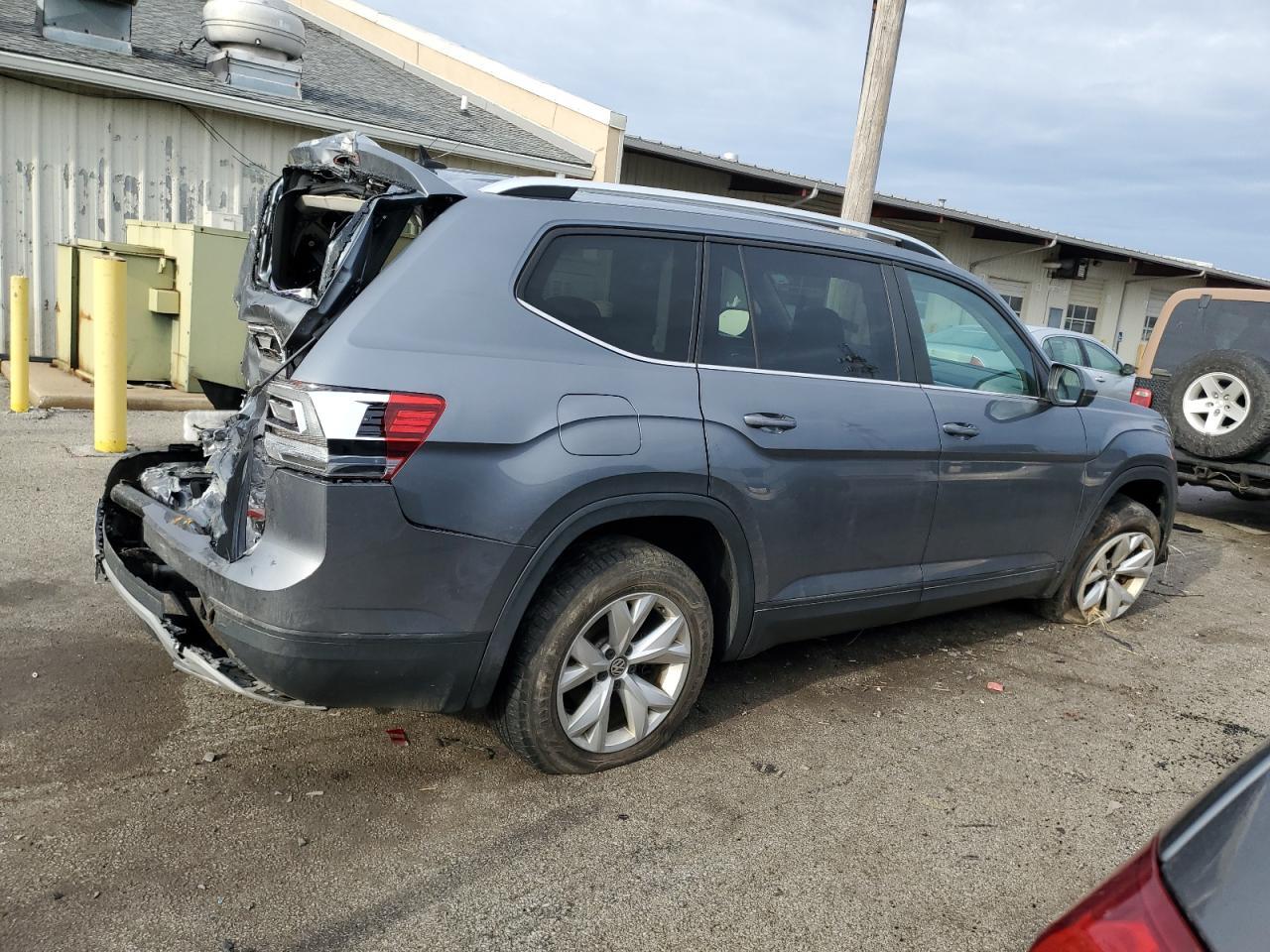 2018 VOLKSWAGEN ATLAS SE - Image 3