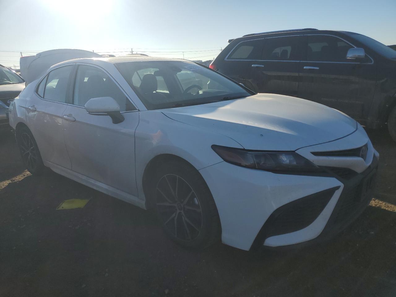 2021 TOYOTA CAMRY SE - Фото 4