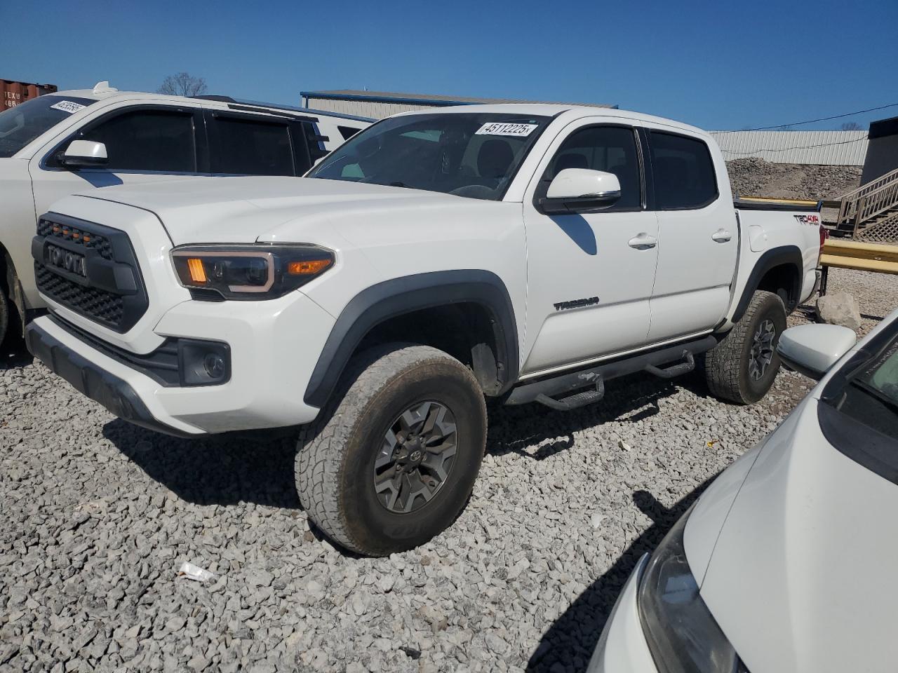 2017 TOYOTA TACOMA DOU