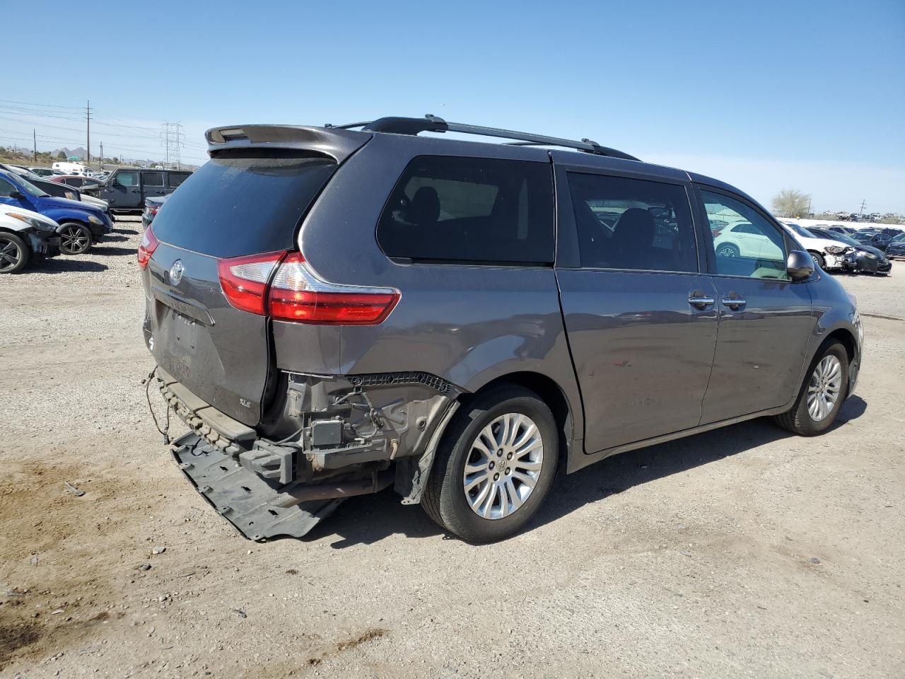 2015 TOYOTA SIENNA XLE - Фото 3