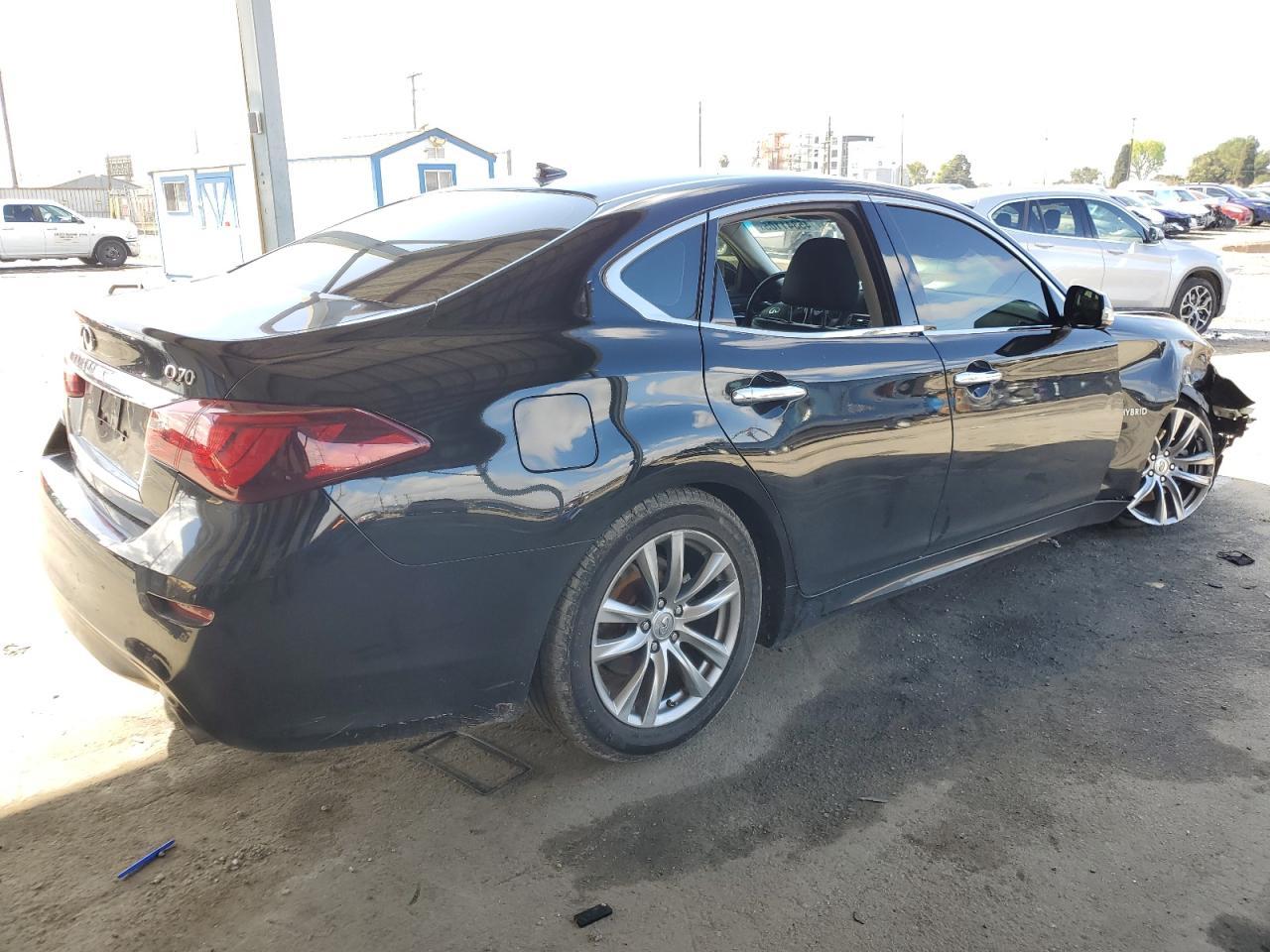 2015 INFINITI Q70 HYBRID - Image 3