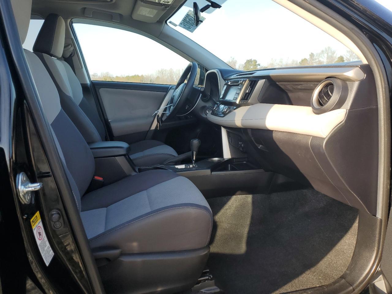 2015 TOYOTA RAV4 XLE - Image 7