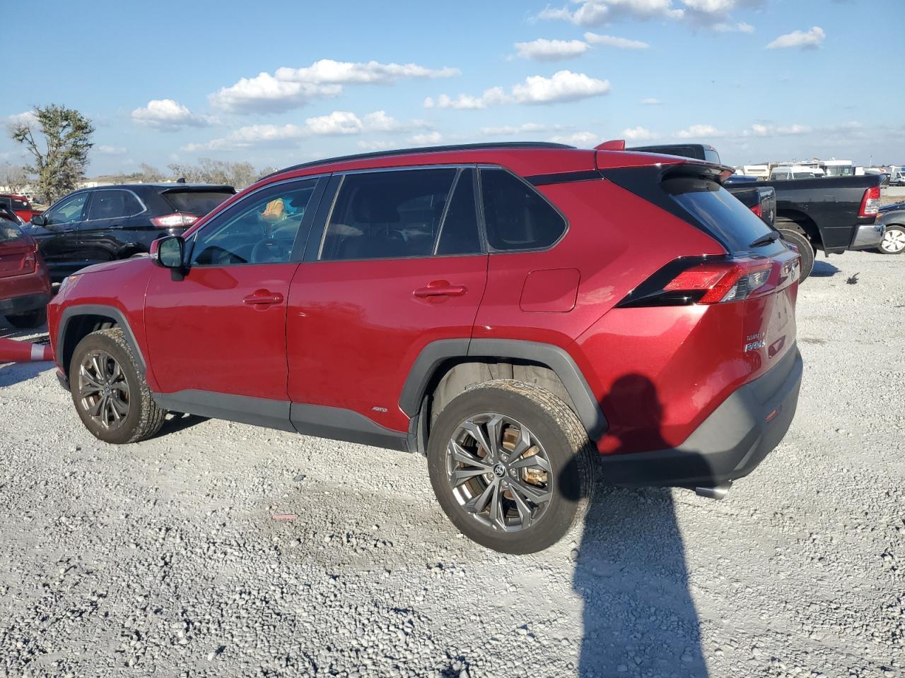 2022 TOYOTA RAV4 XLE P - Image 2