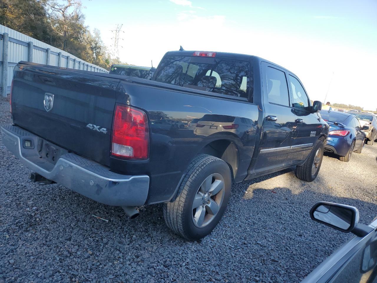 2014 RAM 1500 SLT - Фото 3