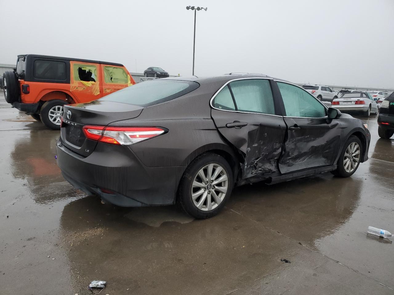 2018 TOYOTA CAMRY L - Фото 3