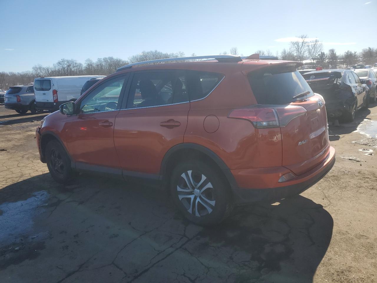 2016 TOYOTA RAV4 LE - Фото 2