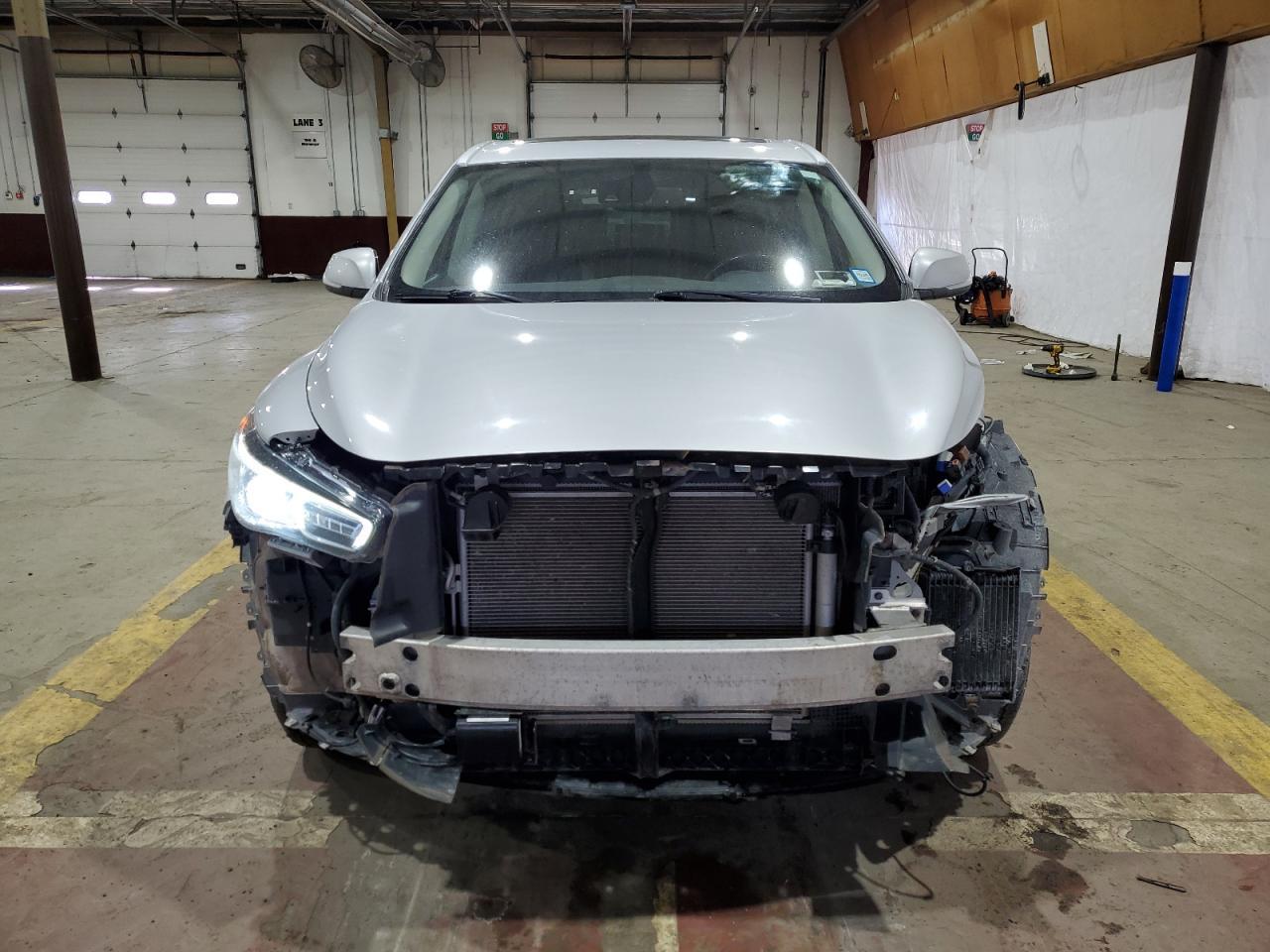 2019 INFINITI QX60 LUXE - Image 5