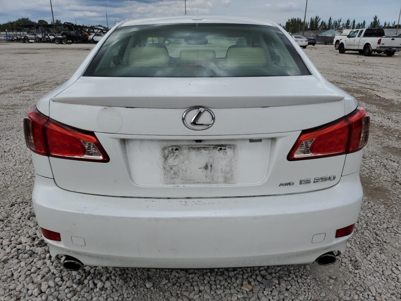 2011 LEXUS IS 250 - Фото 6