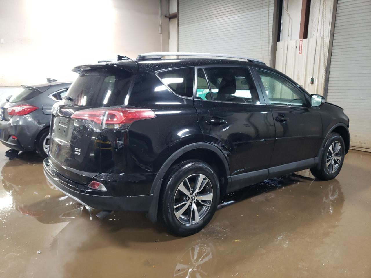 2017 TOYOTA RAV4 XLE - Image 3