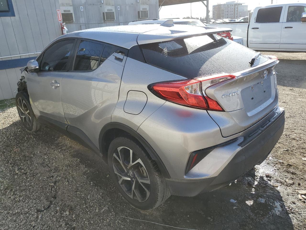 2018 TOYOTA C-HR XLE - Image 2