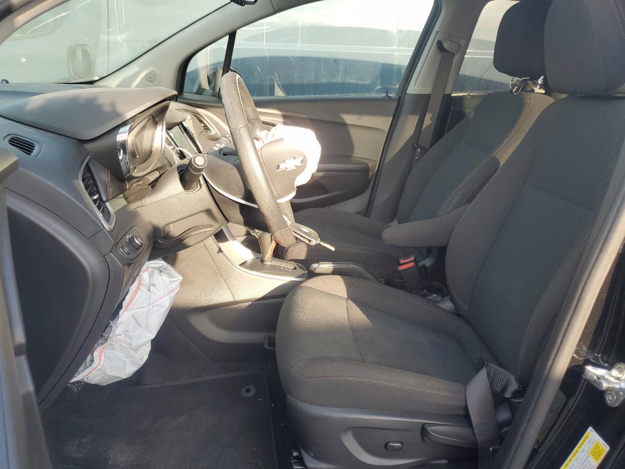 2021 CHEVROLET TRAX LS - Image 7