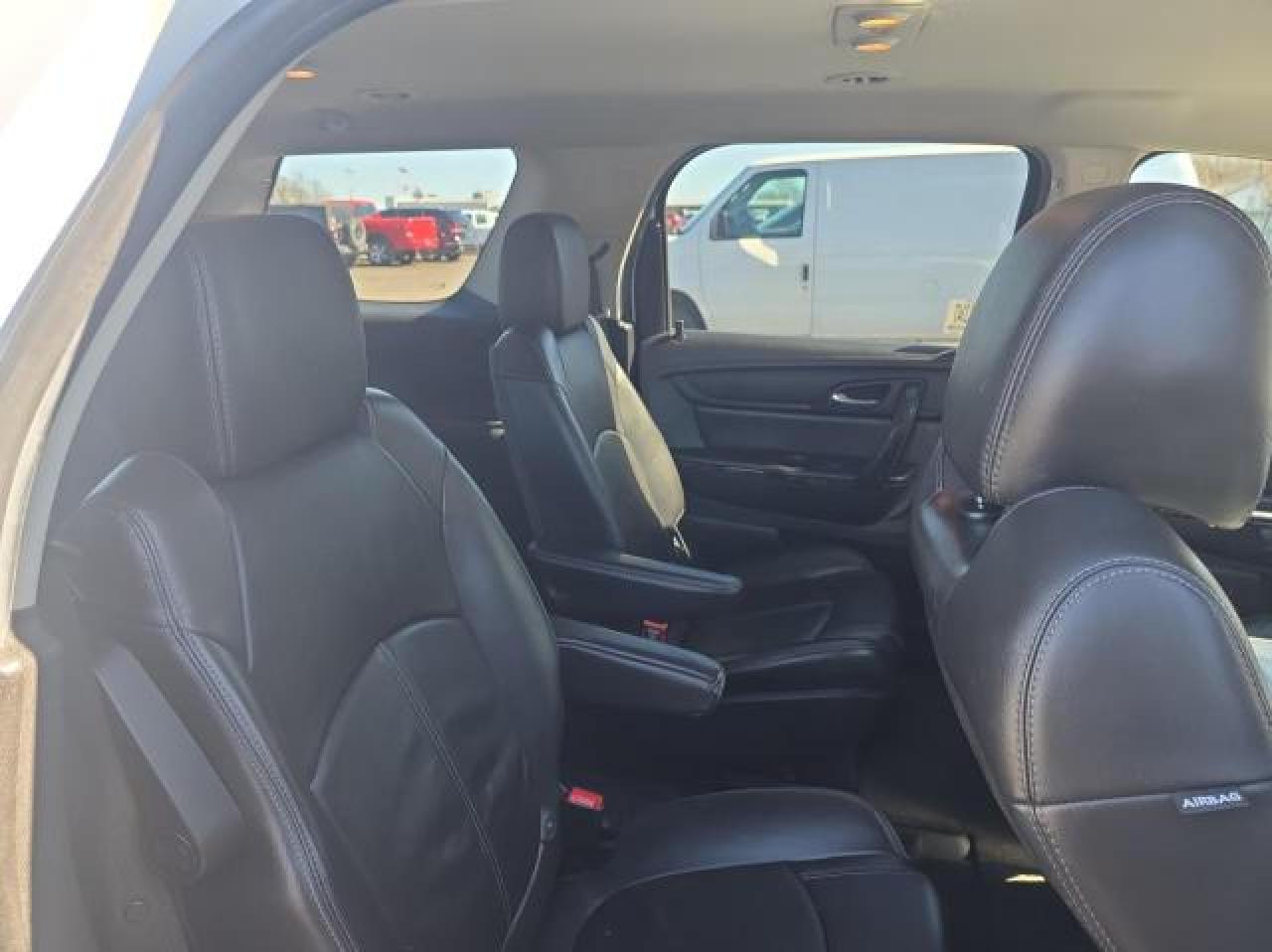 2016 GMC ACADIA SLT - Image 6