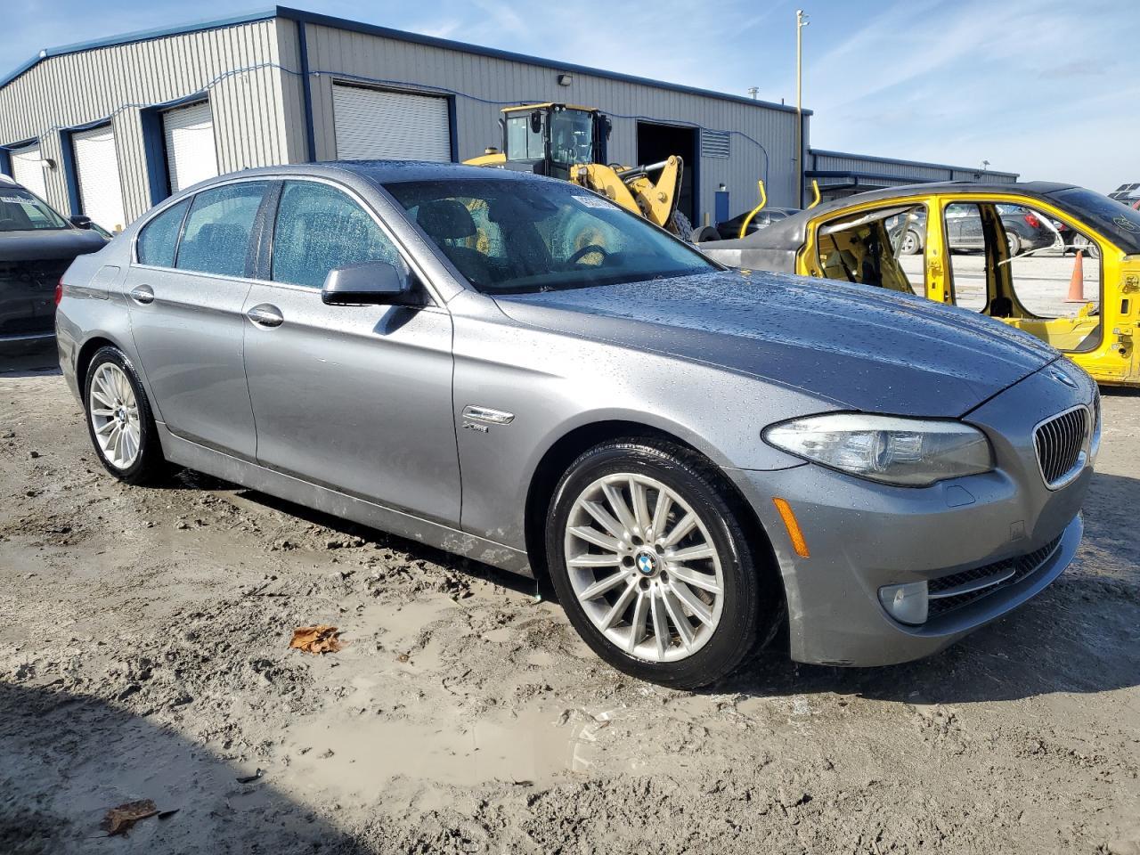 2011 BMW 535 XI - Image 4
