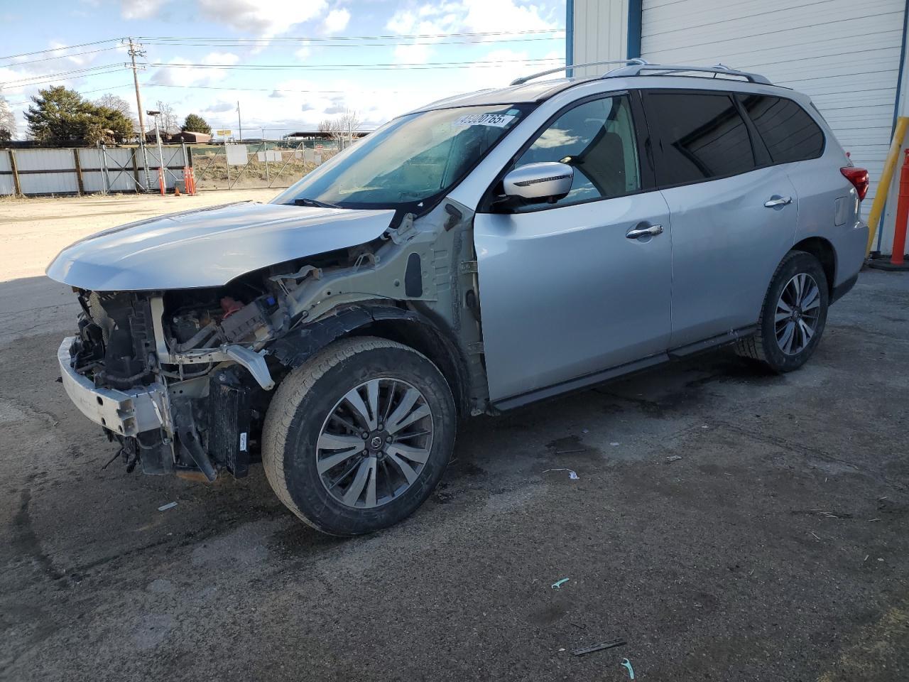 2017 NISSAN PATHFINDER