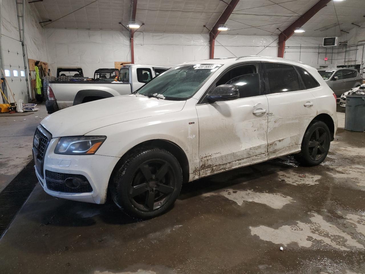 2011 AUDI Q5 PREMIUM