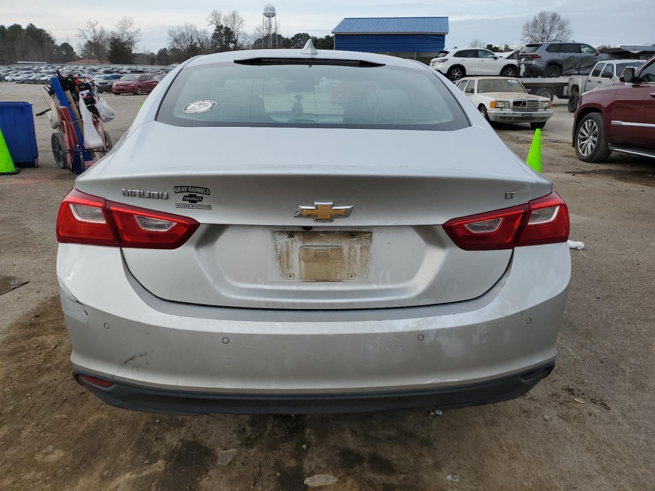 2017 CHEVROLET MALIBU LT - Image 6