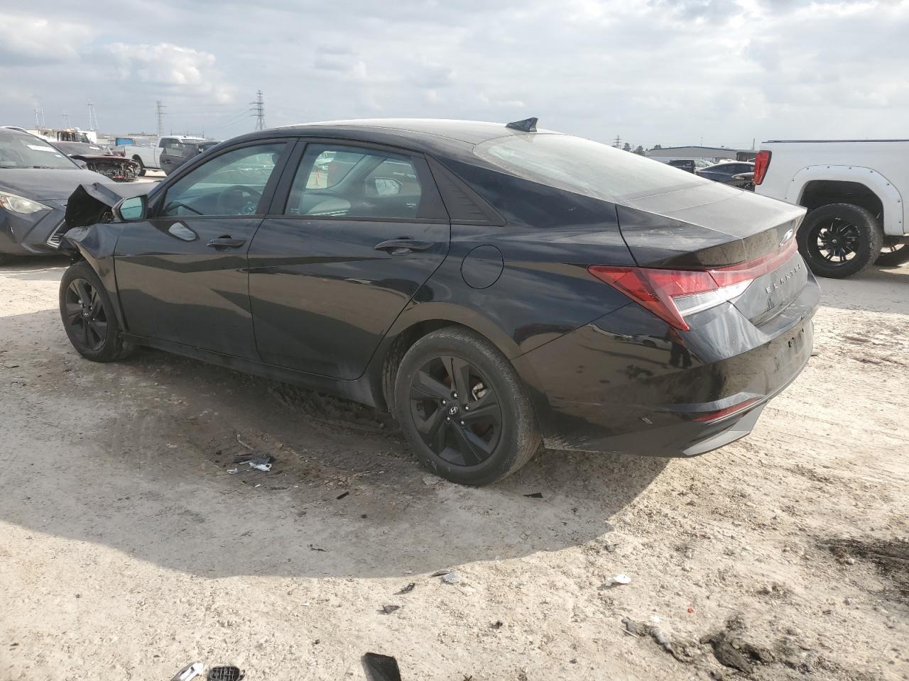 2023 HYUNDAI ELANTRA SE - Фото 2