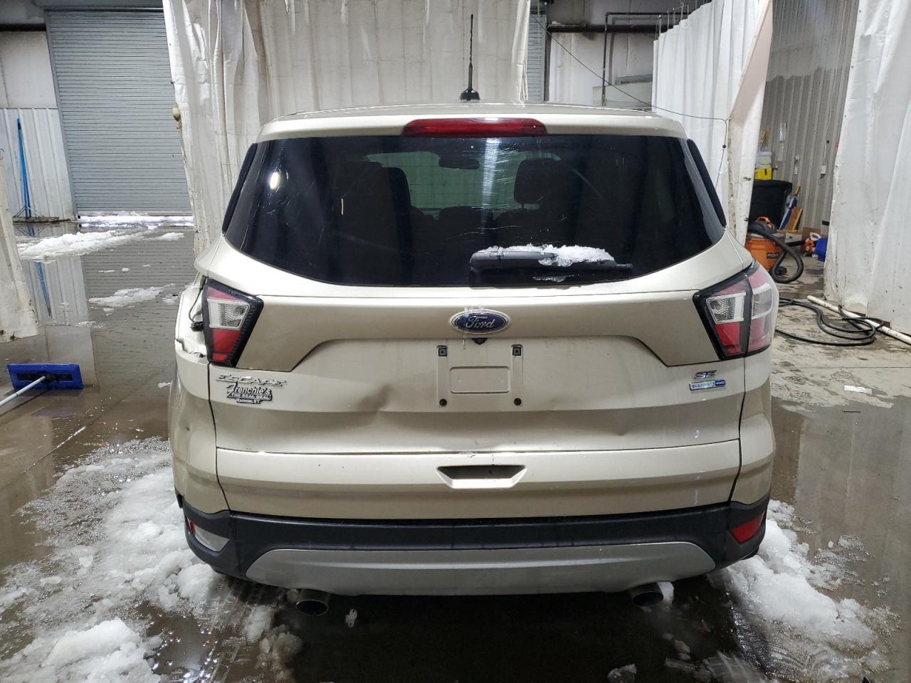2017 FORD ESCAPE SE - Image 6