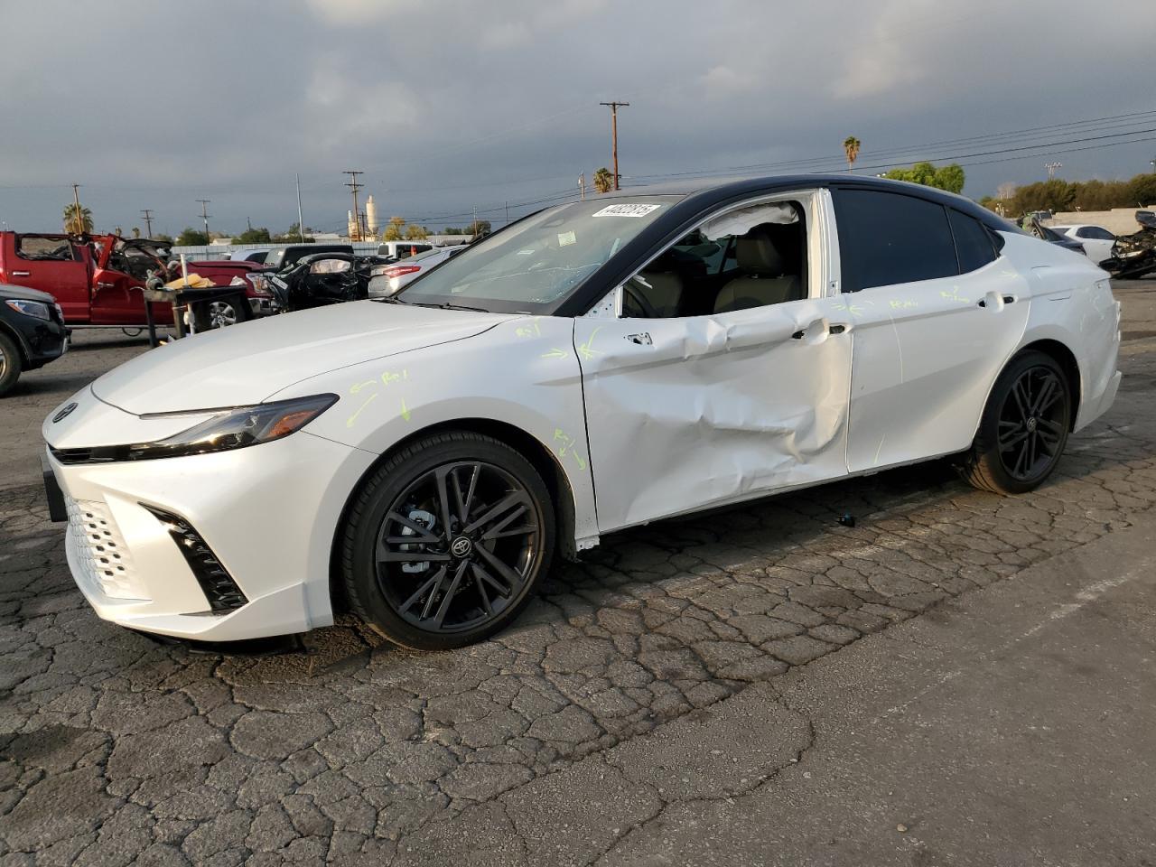 2025 TOYOTA CAMRY XSE