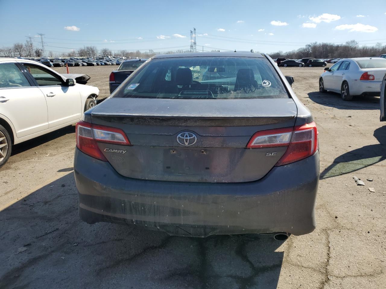 2014 TOYOTA CAMRY L - Image 6