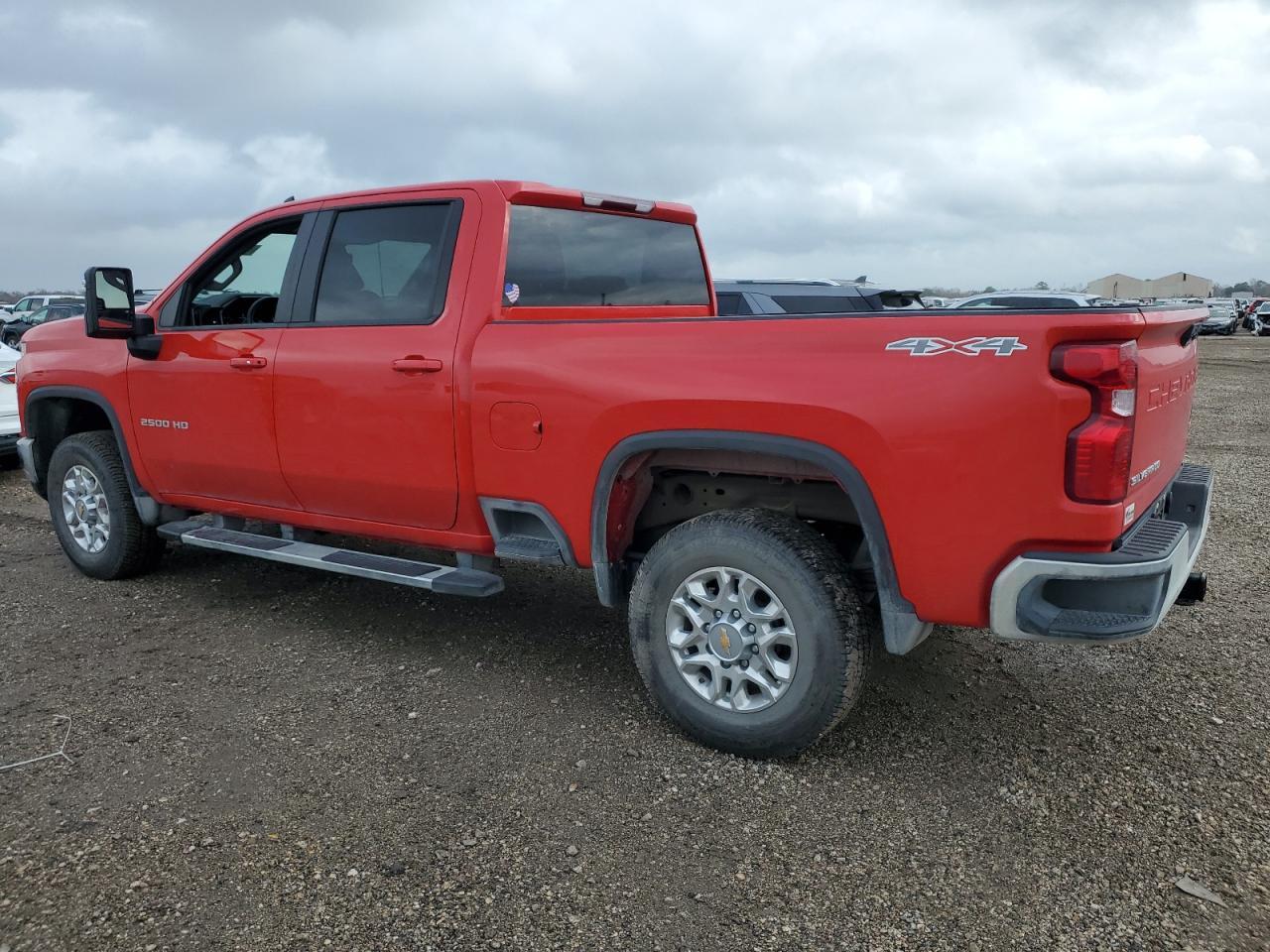 2024 CHEVROLET SILVERADO - Image 2