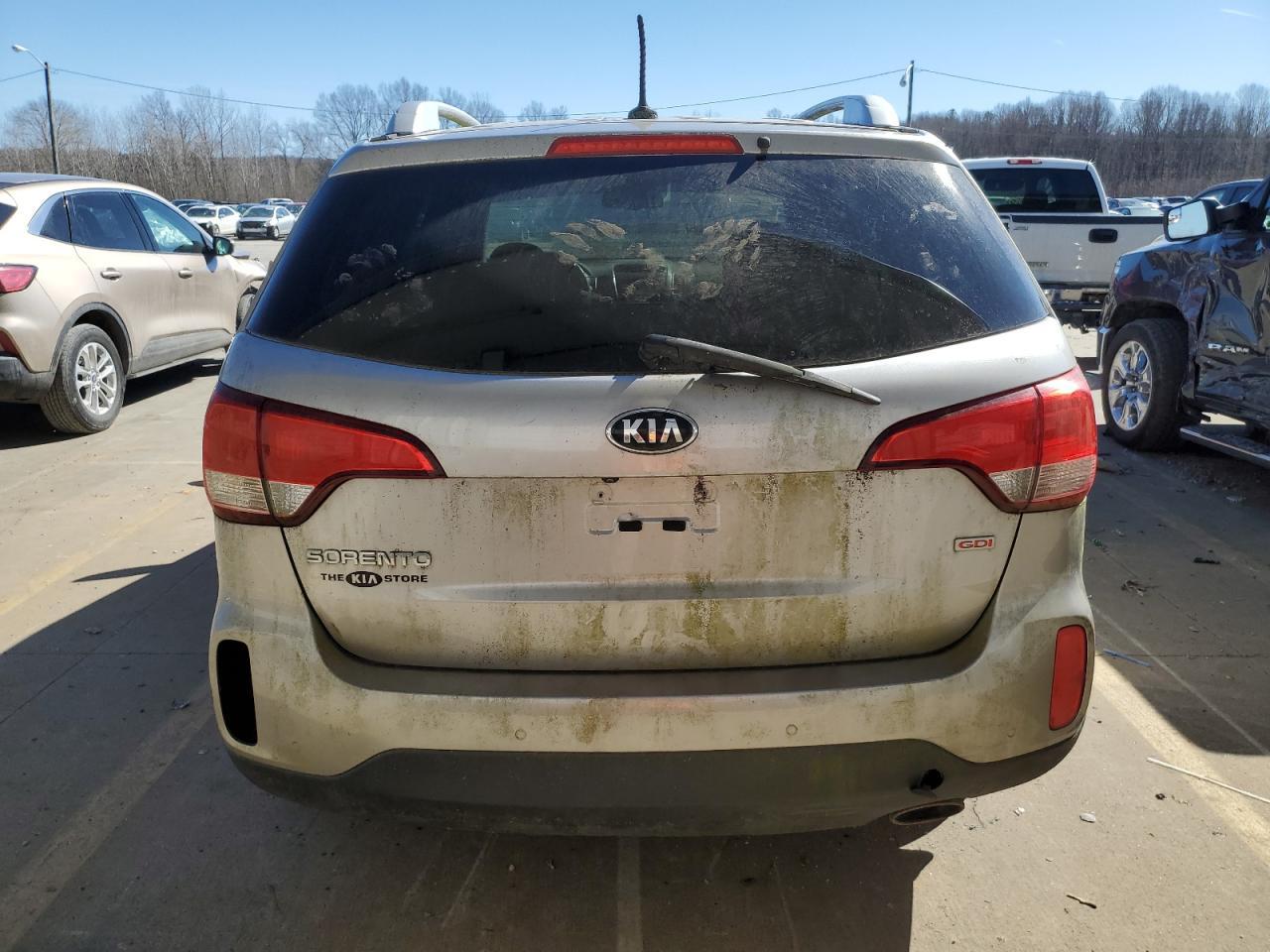 2015 KIA SORENTO LX - Image 6