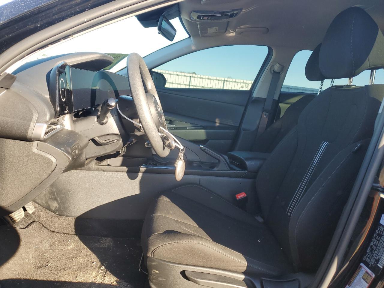 2024 HYUNDAI ELANTRA SE - Фото 7