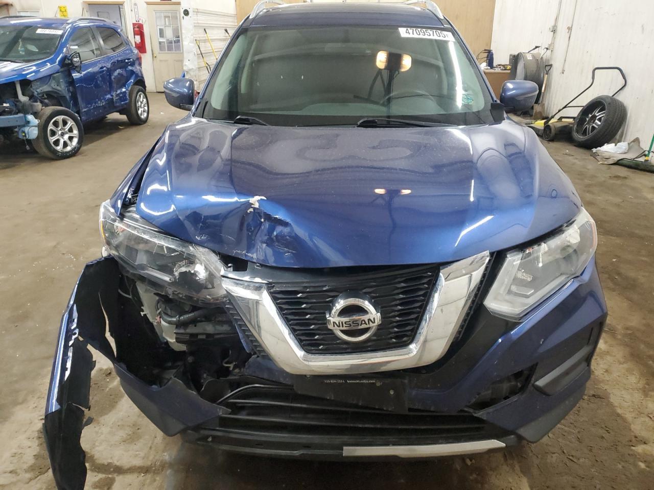 2017 NISSAN ROGUE SV - Фото 5