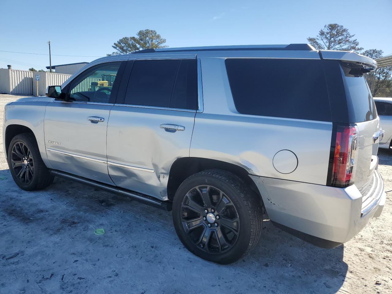 2017 GMC YUKON DENA - Фото 2