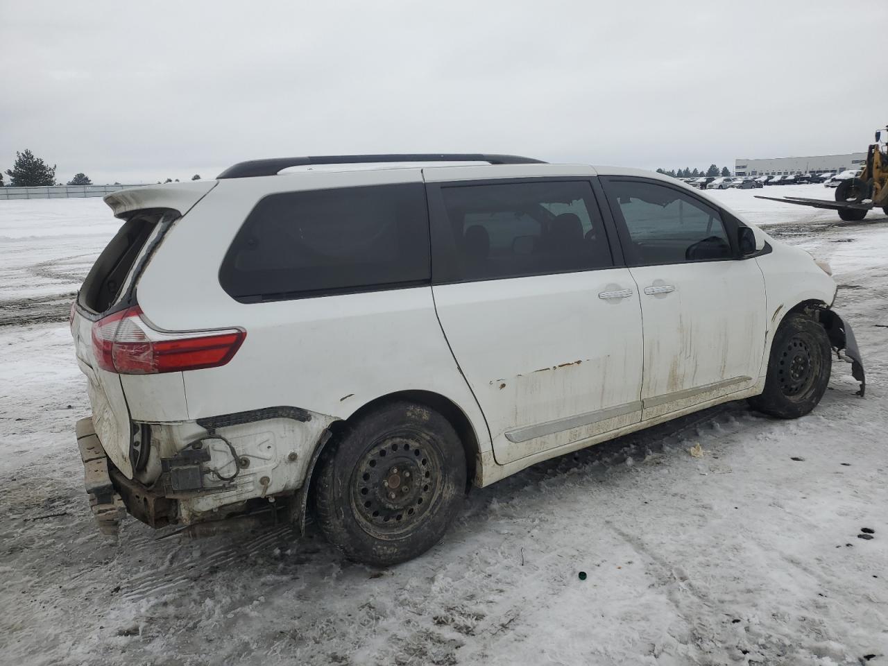 2015 TOYOTA SIENNA XLE - Фото 3