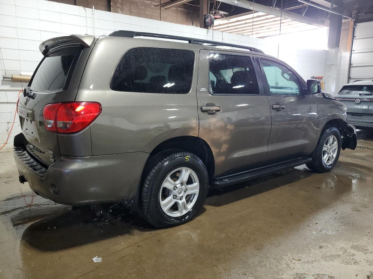 2013 TOYOTA SEQUOIA SR - Image 3