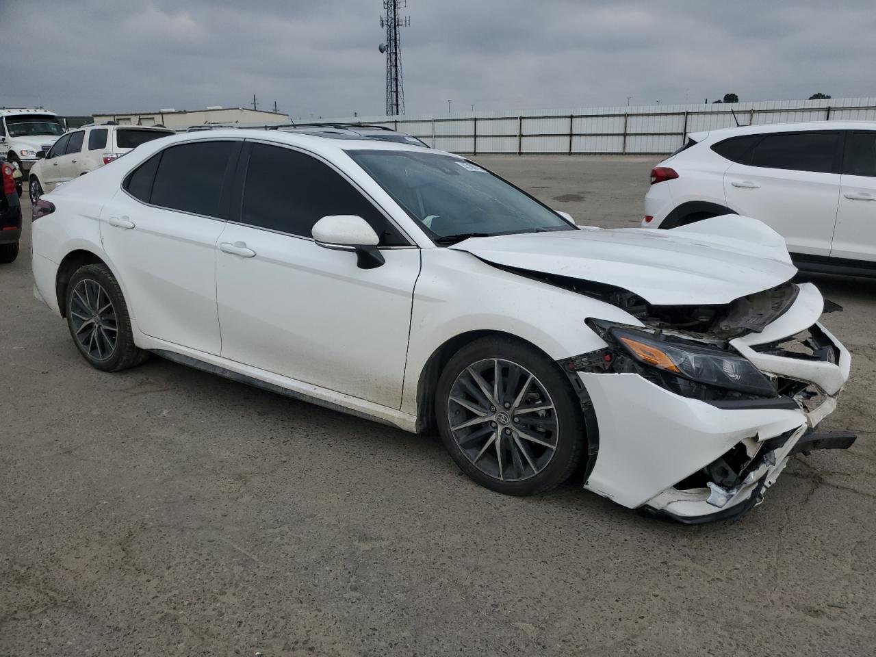 2021 TOYOTA CAMRY SE - Фото 4