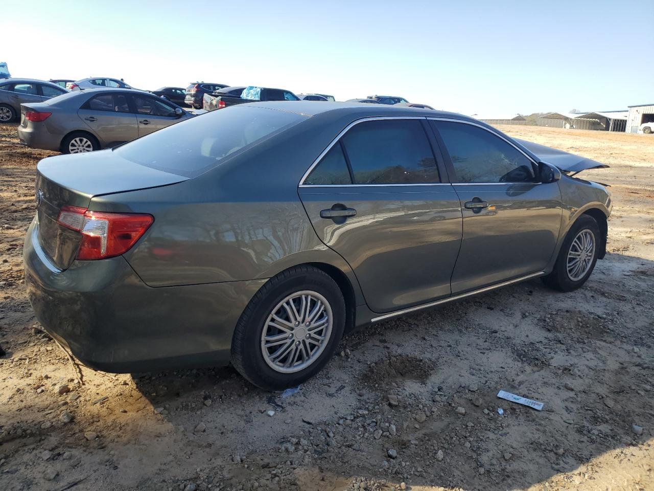 2014 TOYOTA CAMRY L - Image 3