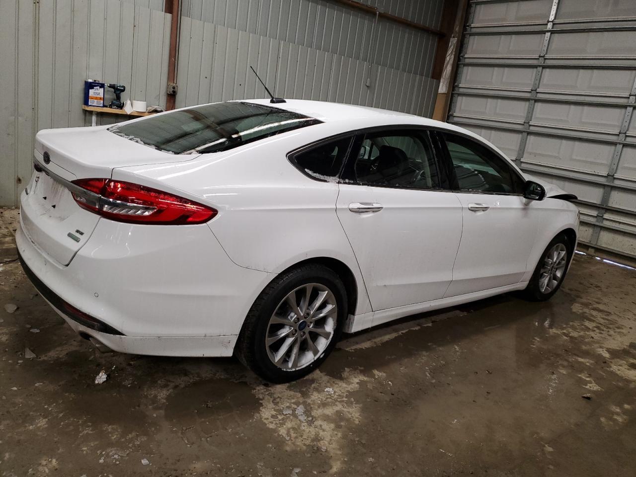 2017 FORD FUSION SE - Фото 3