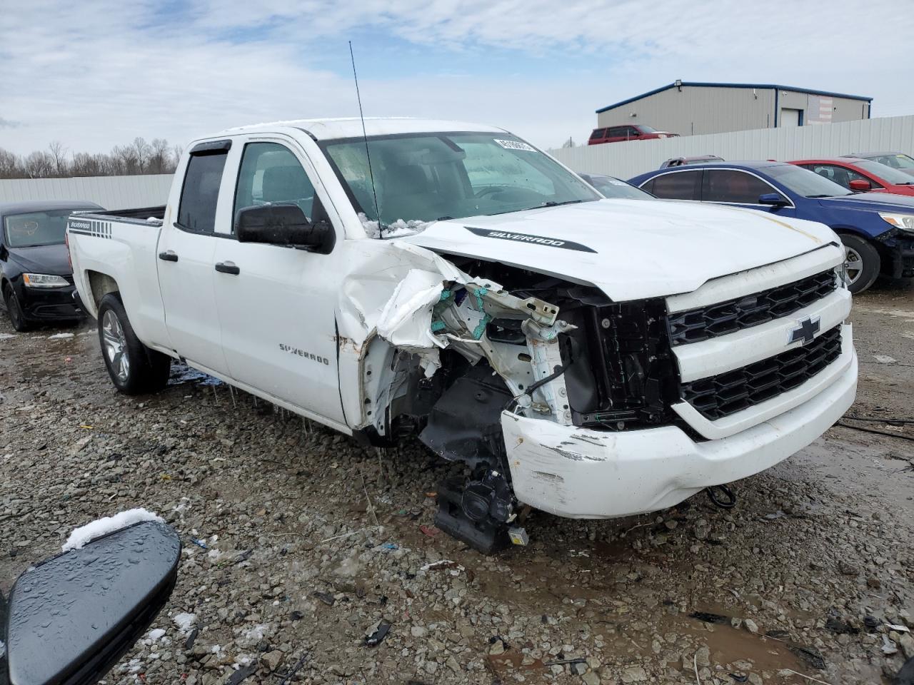 2017 CHEVROLET SILVERADO - Image 4