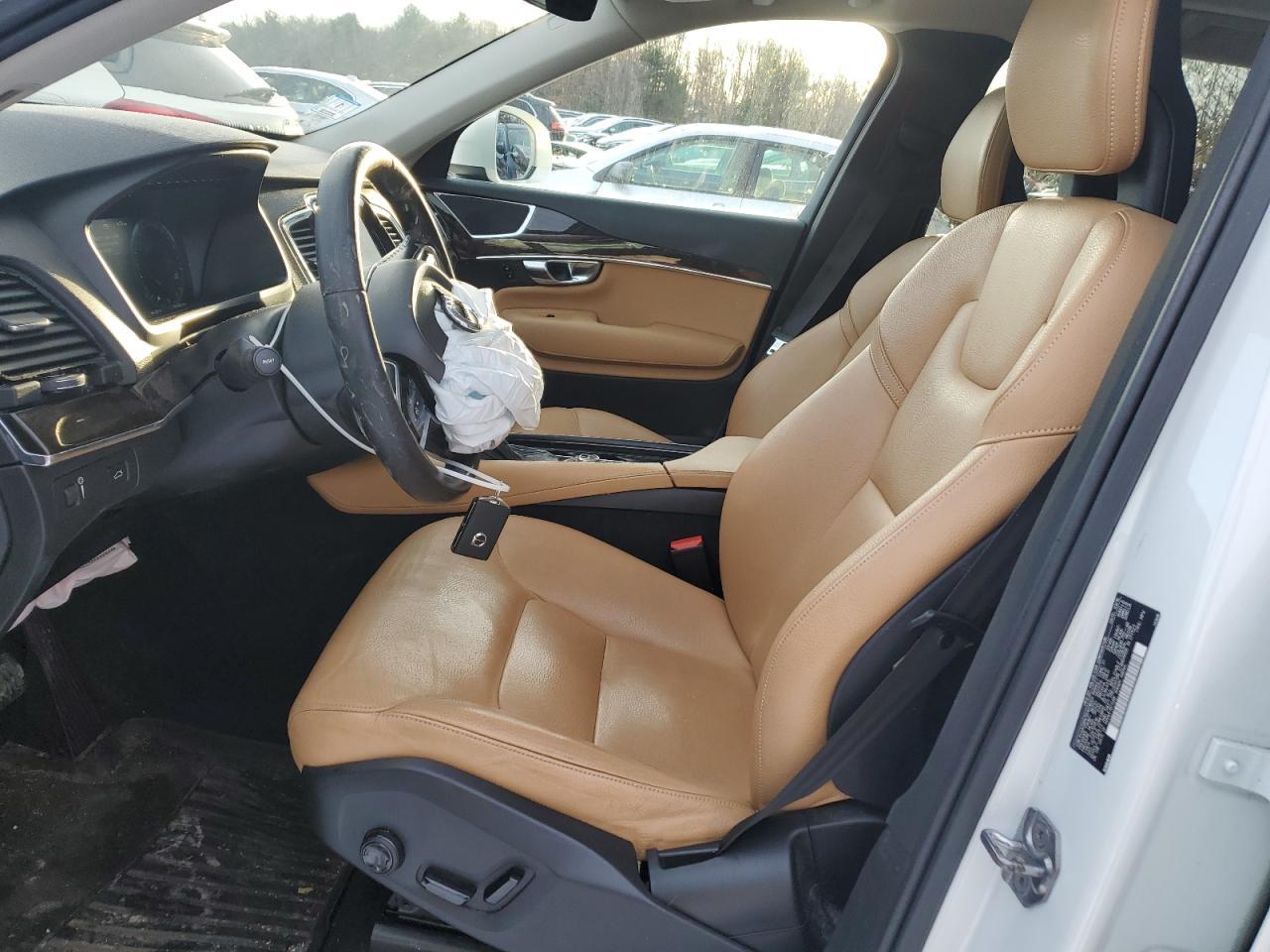 2016 VOLVO XC90 T6 - Фото 7
