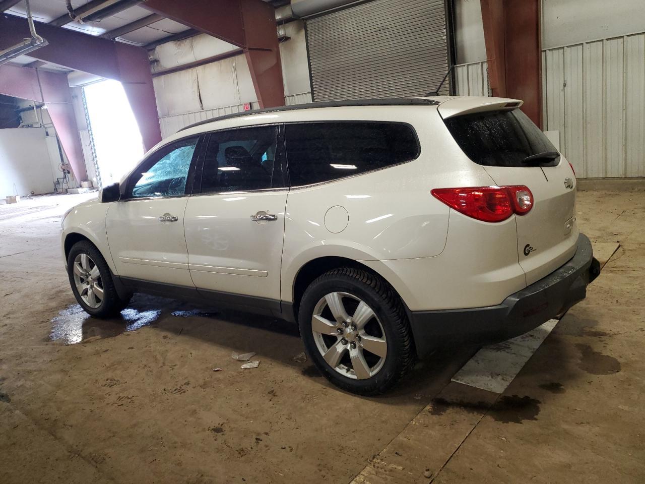 2012 CHEVROLET TRAVERSE L - Фото 2